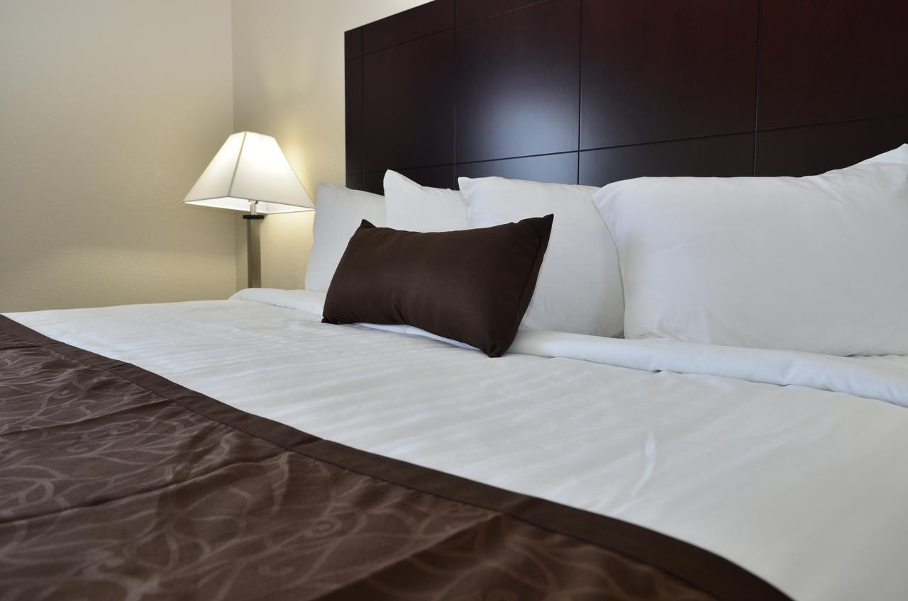 Cornerstone Inn & Suites Oelwein Exteriör bild