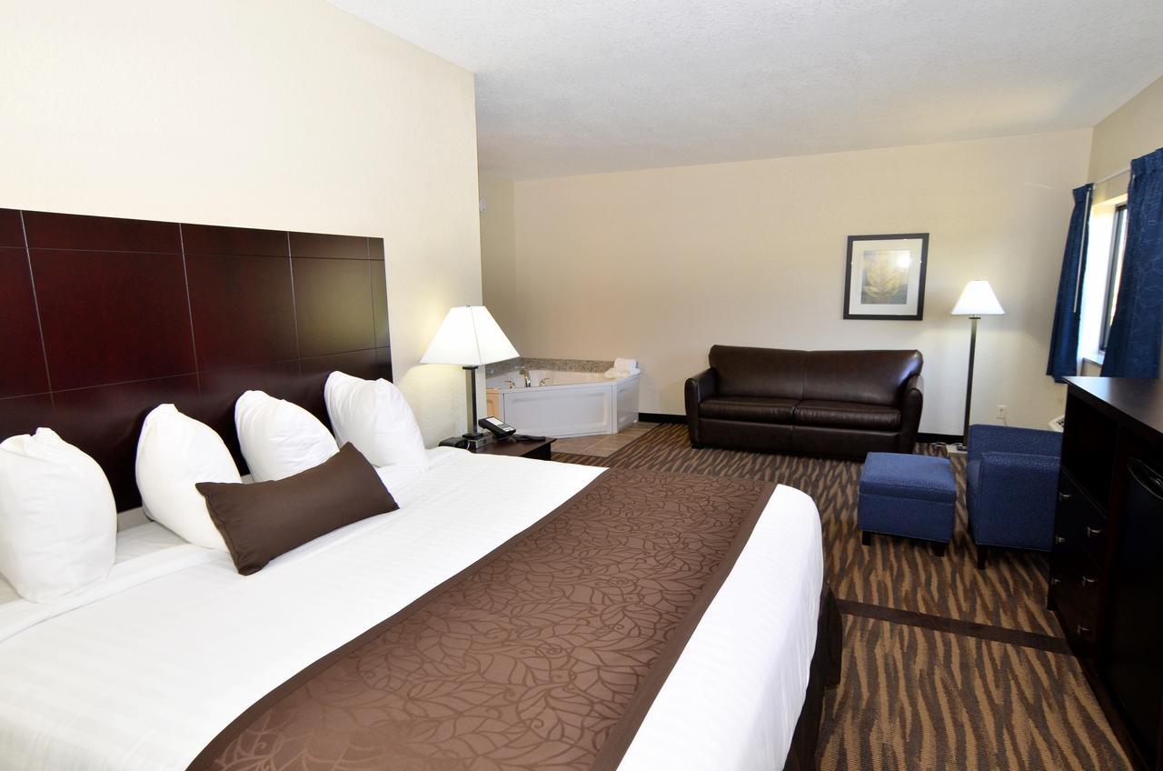 Cornerstone Inn & Suites Oelwein Exteriör bild