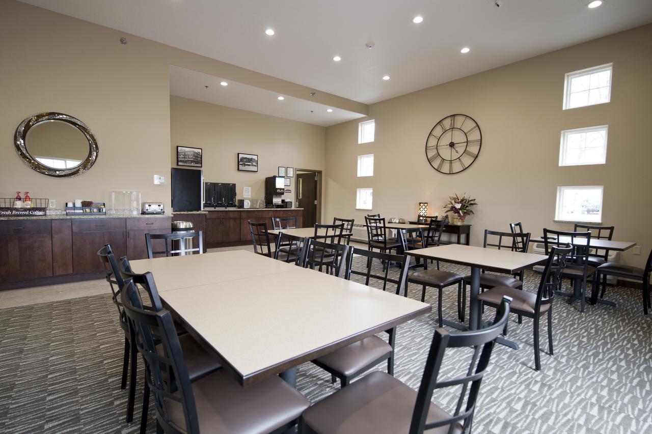 Cornerstone Inn & Suites Oelwein Exteriör bild